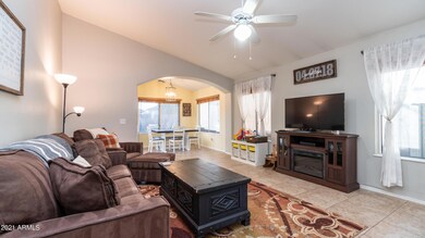 4045 W Abraham Lane-15