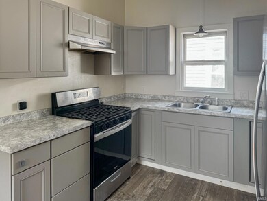 518 S Gharkey St, Muncie, IN 47305 - photo 2