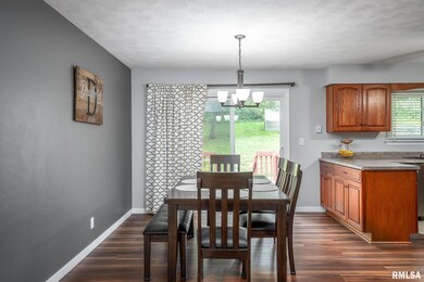 4440 Canterbury Ln, Davenport, IA 52806 - photo 7