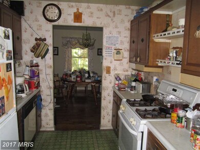 7423 Leahy Rd, New Carrollton, MD 20784 - photo 3