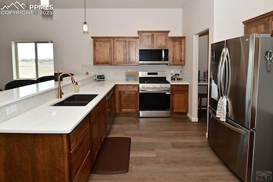Quartz Counters, All Stainless Steel Appliances