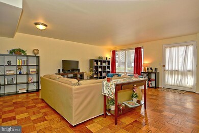 7536 Spring Lake Dr unit A, Bethesda, MD 20817 - photo 4
