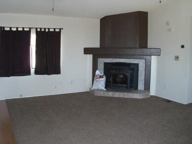 4777 60th St W, Rosamond, CA 93560 - photo 3