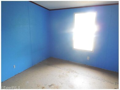 2677 Hopewell Friends Rd, Asheboro, NC 27205 - photo 7