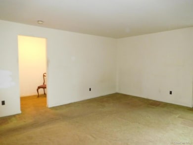 Crest Manor unit 601, Yonkers, NY 10701 - photo 6