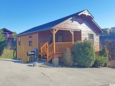 922 Mcmakin Way, Pigeon Forge, TN 37863 - photo 2