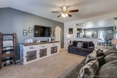 Nice open floorplan from living room to kitchen