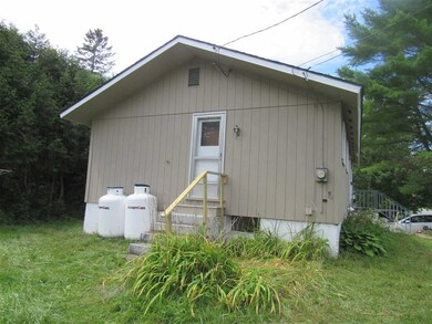 258 Saint John St, Saint Johnsbury, VT 05819 - photo 2