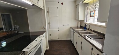 2324 Manley Cir, Orange, TX 77630 - photo 6