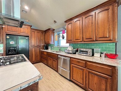 805 N Morgan Dr, Moore, OK 73160 - photo 4