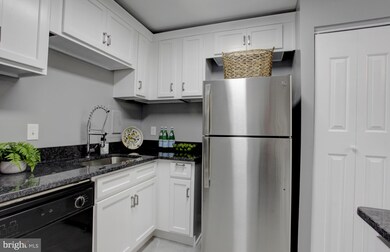 39 Canterbury Square unit 201, Alexandria, VA 22304 - photo 4
