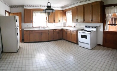 Kitchen (eat-in)