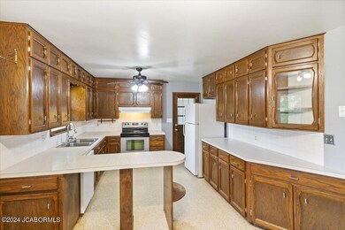 35-606 E Nathan St - 35