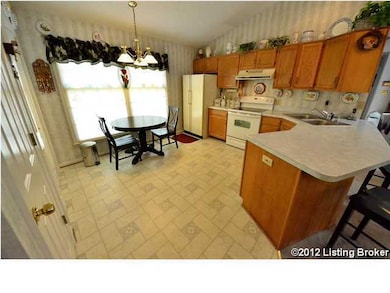 8203 Rome Beauty Way, Louisville, KY 40228 - photo 2