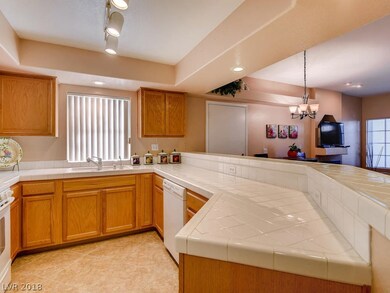 Spacious kitchen with lots of cupboard space, rece