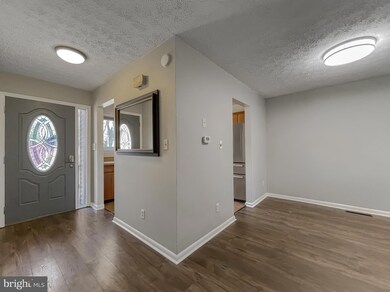 23339 Red Oak Ct, California, MD 20619 - photo 2