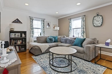 27 Commonwealth Ave unit 5, Chestnut Hill, MA 02467 - photo 2