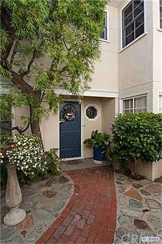 Lovely Entry