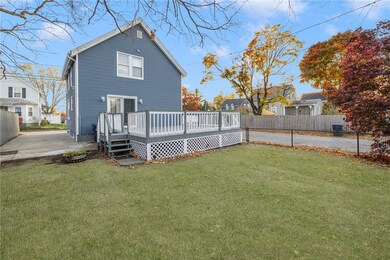39 Maple Ave, Riverside, RI 02915 - photo 4