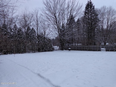 556 Netherfield St NW, Comstock Park, MI 49321 - photo 3