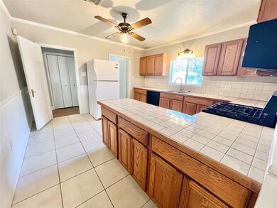 310 Newman Rd, La Marque, TX 77568 - photo 7