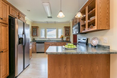 24 Macintosh Ln Old Orchard-large-008-01