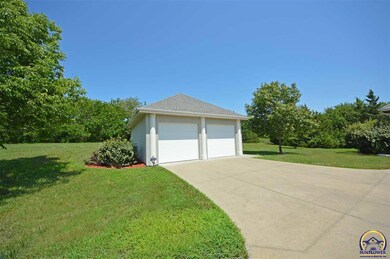 7930 SW Huntoon St, Topeka, KS 66615 - photo 3