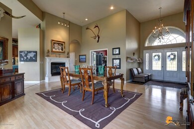 dining entry