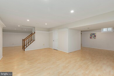 5912 Pocol Dr, Clifton, VA 20124 - photo 3