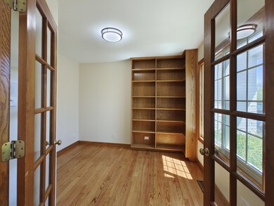 4807 Snapjack Cir, Naperville, IL 60564 - photo 5