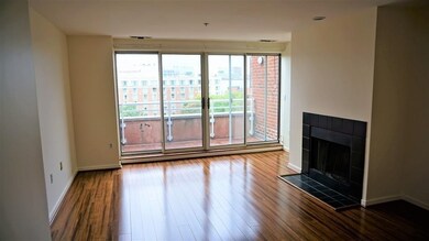 Thomas Graves Landing unit PH8, Cambridge, MA 02141 - photo 5