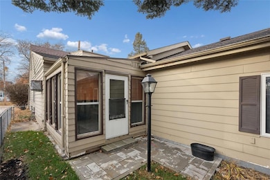 1919 51st St, Des Moines, IA 50310 - photo 6