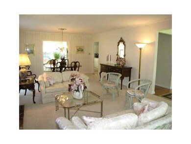 1015 Hawthorne Dr, Columbus, IN 47203 - photo 3