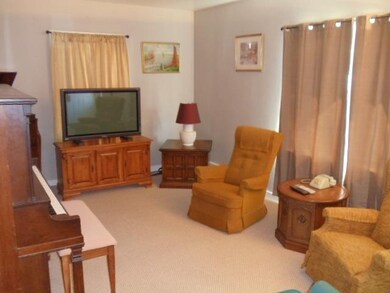 8732 Cottage Grove Ave, Highland, IN 46322 - photo 2