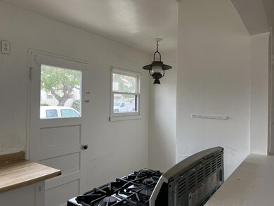 1090 Kitchen