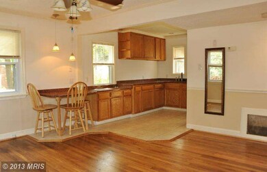 6802 Smithway Dr, Alexandria, VA 22307 - photo 6