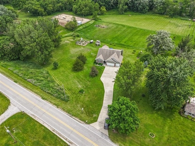 8255 SE 32nd Ave, Runnells, IA 50237 - photo 3