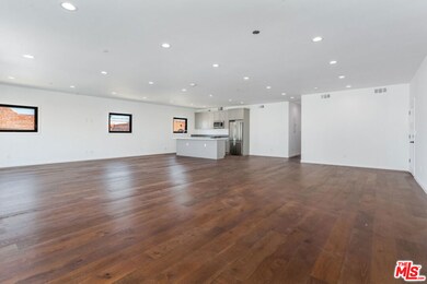 1908 S Palm Grove Ave, Los Angeles, CA 90016 - photo 4