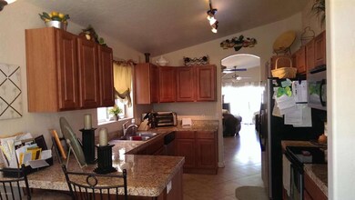 4426 E Bannock St, Phoenix, AZ 85044 - photo 4