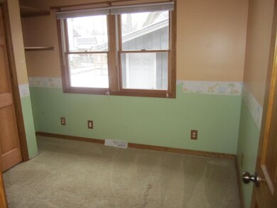 213 Hawthorne Rd, Lake In the Hills, IL 60156 - photo 5