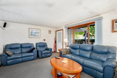 2 Sycamore St, Danvers, MA 01923 - photo 5