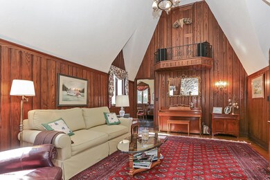 605_locust_rd_MLS_HID991899_ROOMlivingro
