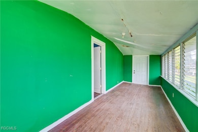 568 Prospect Ave, Fort Myers, FL 33905 - photo 5