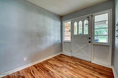 8136 Parkridge Cir N, Jacksonville, FL 32211 - photo 4