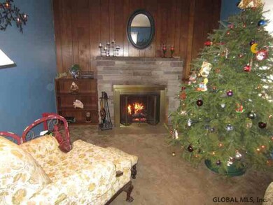 18 Douglas Ave, Glens Falls, NY 12801 - photo 4