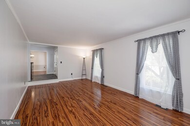 9134 Fishermans Ln, Springfield, VA 22153 - photo 5