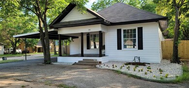 201 Madison St, Cleburne, TX 76033 - photo 2