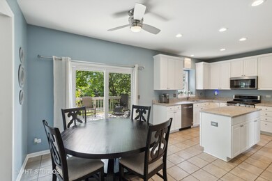 3561 Lakeview Dr, Algonquin, IL 60102 - photo 7