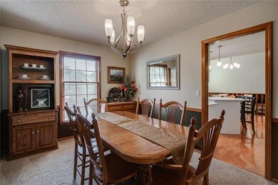 5021 Stearns St, Shawnee, KS 66203 - photo 4