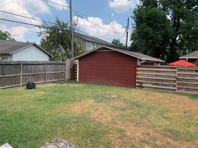 801 Peddie St, Houston, TX 77008 - photo 4